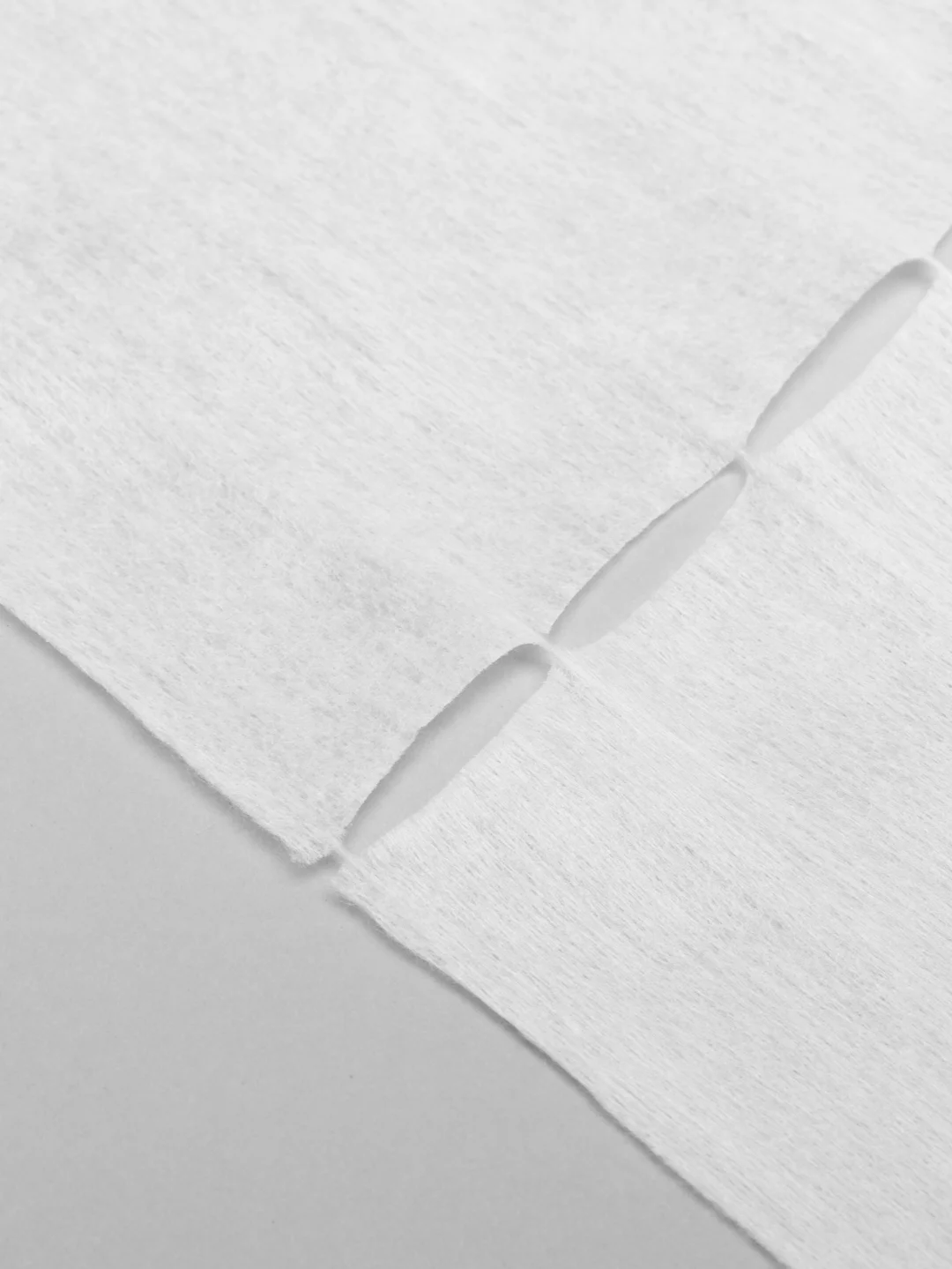 Салфетка EleWhite Standart в рулоне 30*30 см,белый спанлейс,плонтость 30 г/м2, рулон 100шт