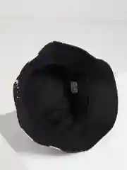 Белый панама принт конопля