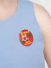 Голубой значок "На 9 Мая"