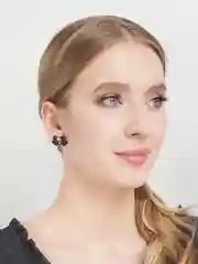 Черный женские серьги гвоздики бантики,черные и красные