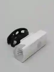 Белый велосипедный фонарь на руль