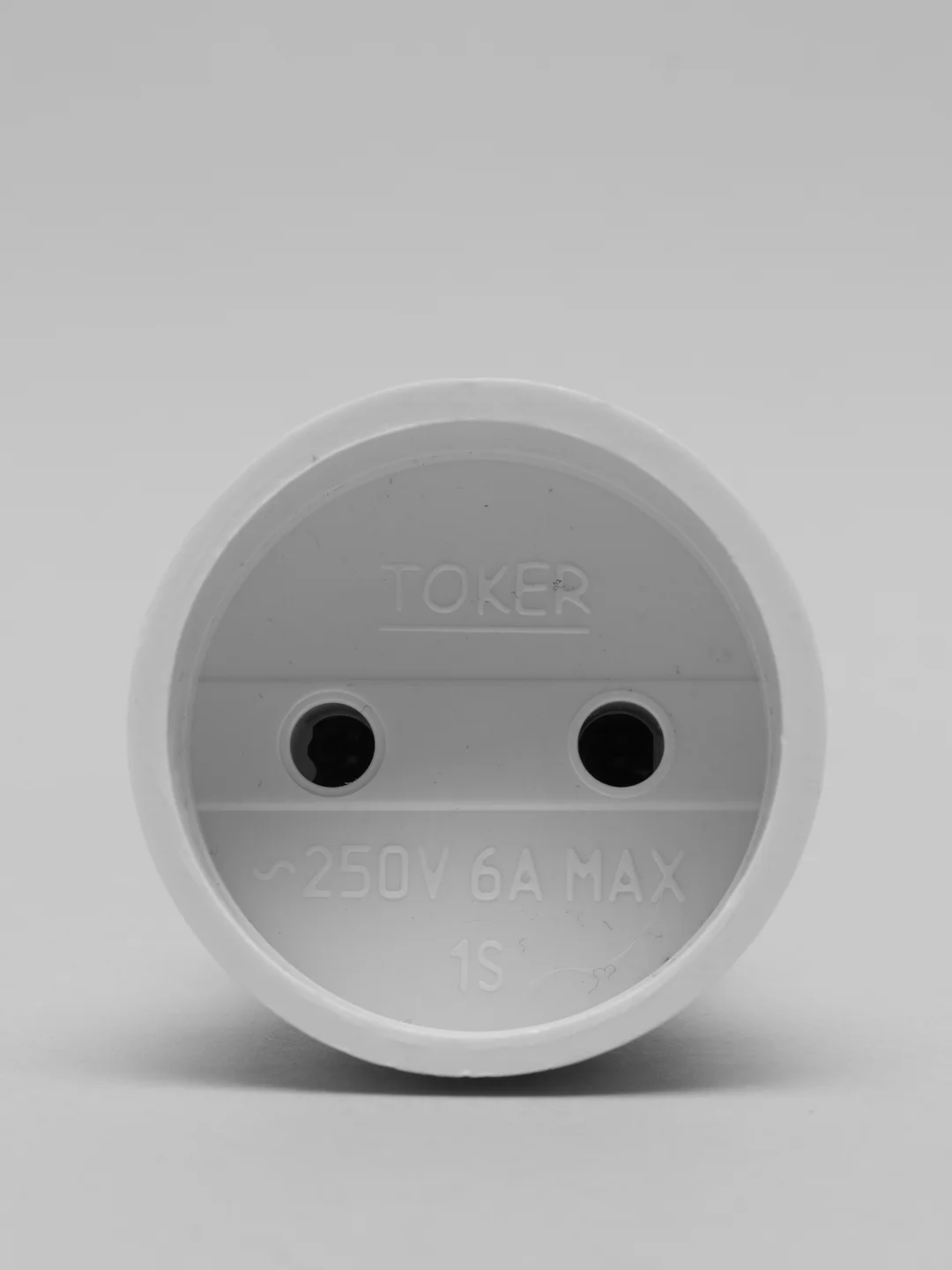 Вилка переходник TOKER 1S для подключения евровилки к розеткам старого образца