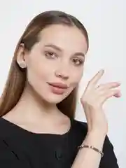 Багровый браслет из крупного бисера