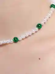 Алый чокер/колье/ожерелье/бусы из бусин на застёжке "Егоза"