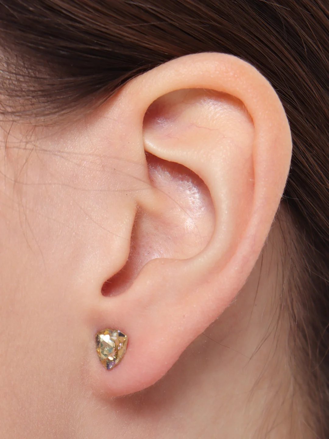 Золотистый хаки серьги-гвоздики Swarovski (треугольник), Xuping