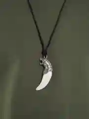 Серый металлик кулон "Клык"