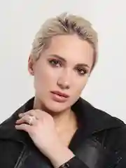 Кремовый кольцо из бисера "Бабочка"
