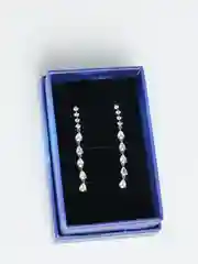 Серьги с камнями, из медицинского сплава