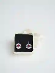 Красный серьги из медицинского сплава "Крупный цветок"