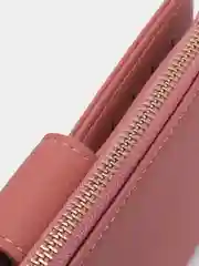 Пастельно-коралловый кошелек женский, на кнопке, с отделениями для купюр и визиток и ремешком на запястье