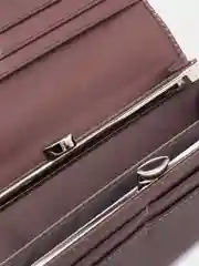 Лавандовый кошелек с вышитыми пайетками в форме сердца