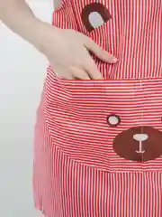 Красный фартук кухонный