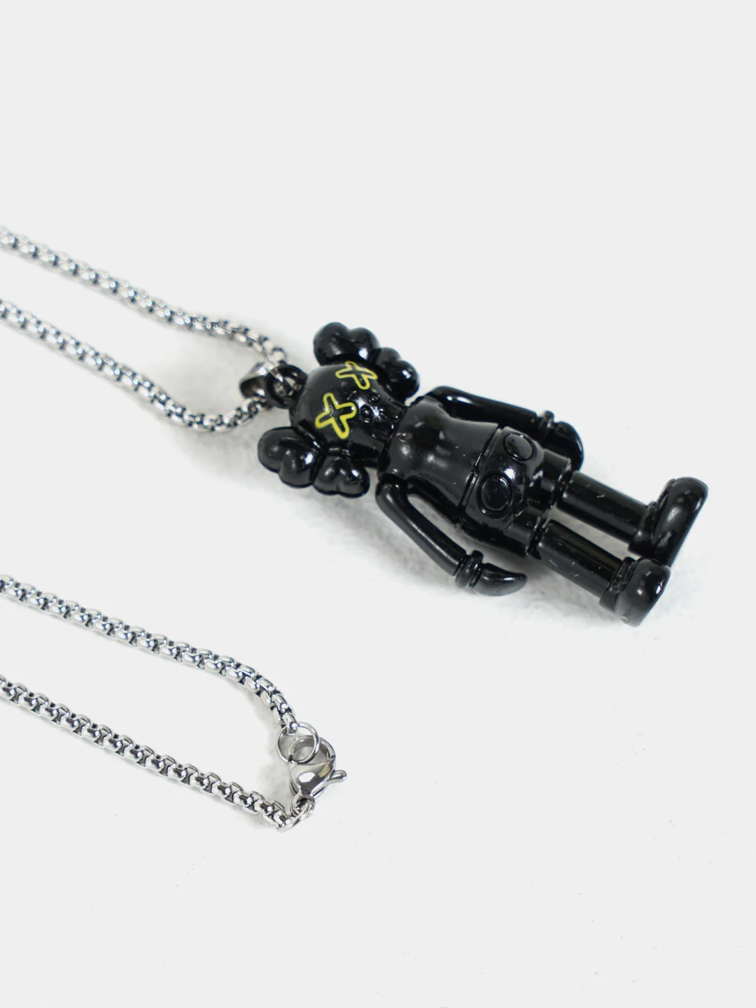 Цепочка с "Kaws" Black Edition