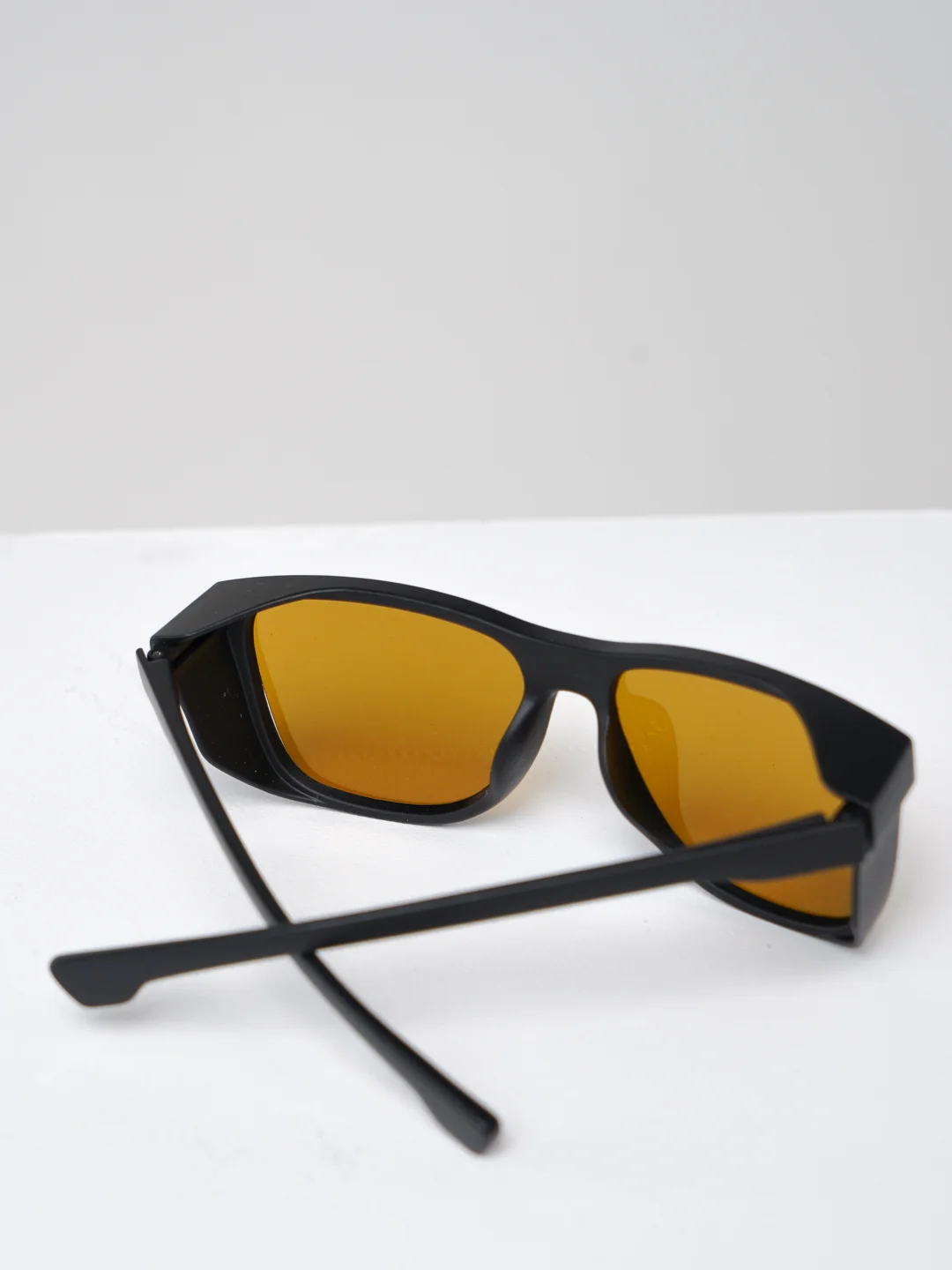 Солнцезащитные очки Polarized "Антифар" с боковой защитой