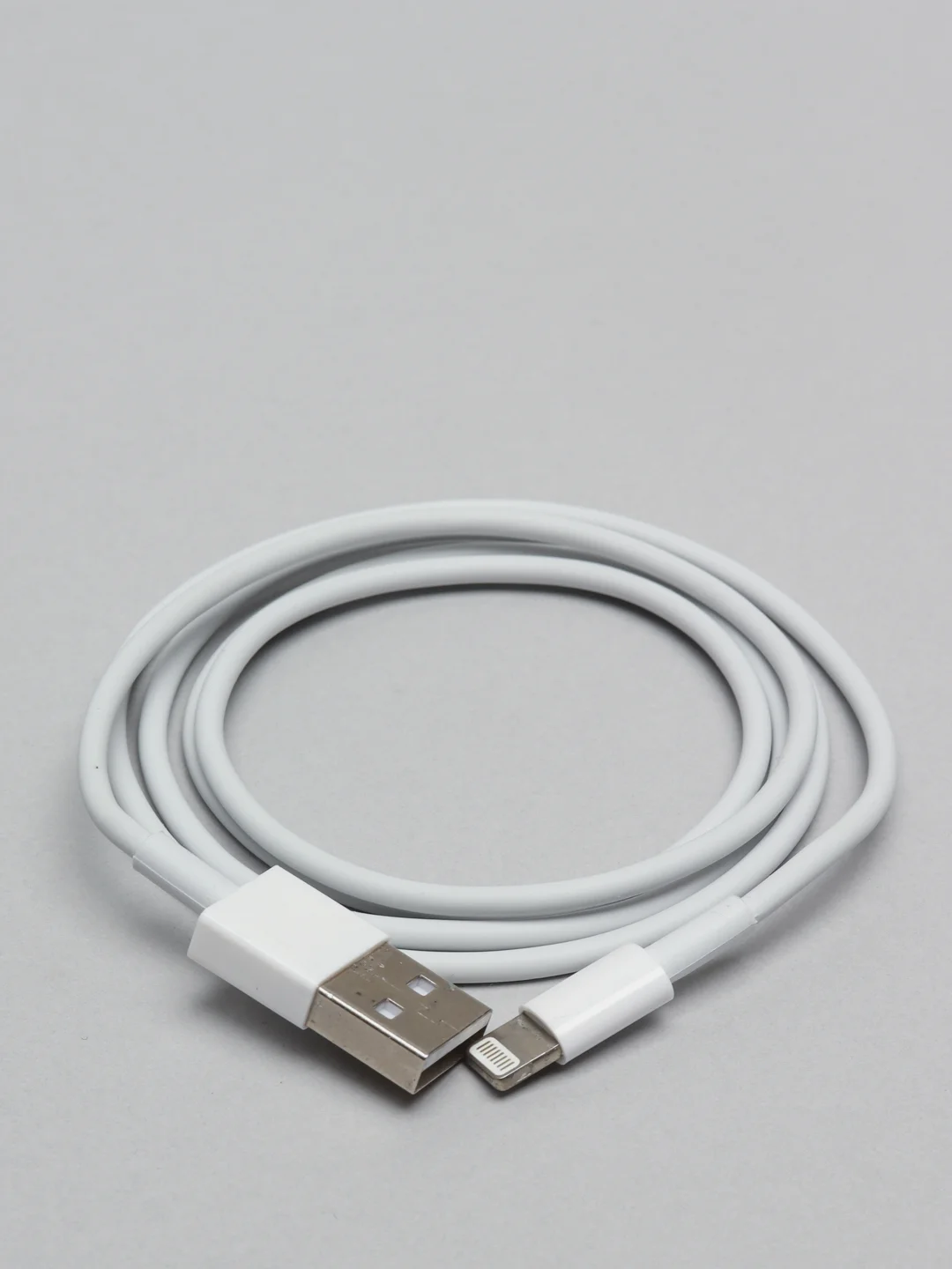 Кабель lightning для зарядки iPhone, 1 метр