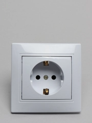 Розетка 2P+E Schuko, 16А-250В, IP20, СУ, Plano / с заземлением /белая