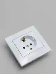 Розетка 2P+E Schuko, 16А-250В, IP20, СУ, Plano / с заземлением /белая