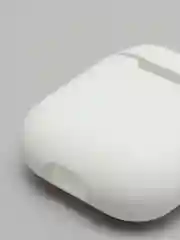 Белый силиконовый чехол для беспроводных наушников AirPods