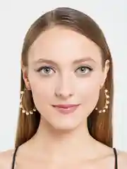 Белый серьги-кольца с белыми бусинами