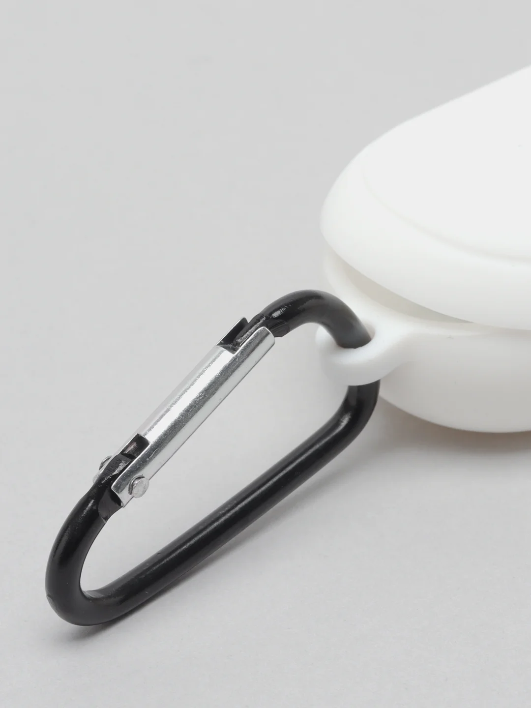 Белый силиконовый чехол для Samsung Galaxy Buds / Buds plus