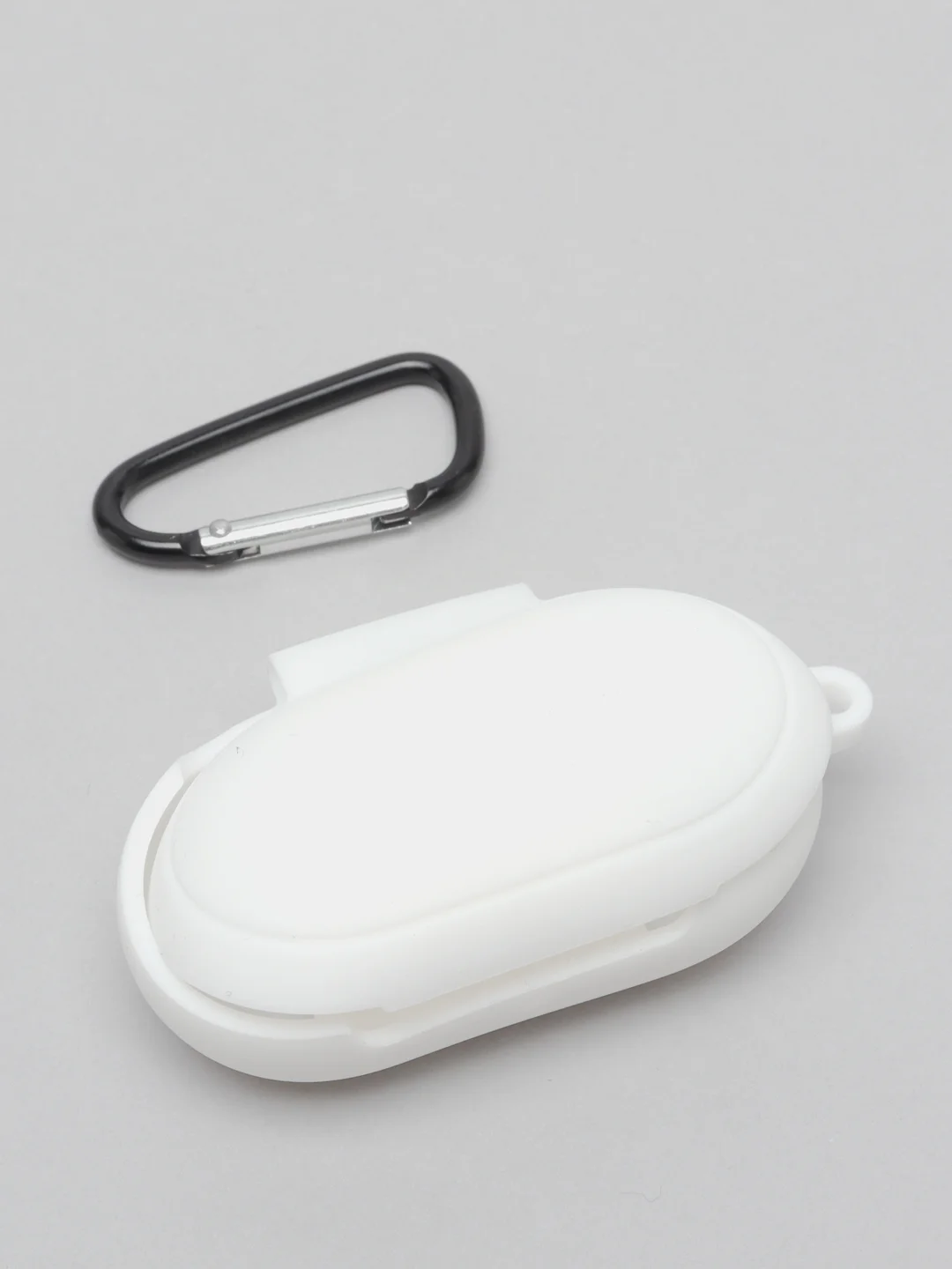 Белый силиконовый чехол для Samsung Galaxy Buds / Buds plus
