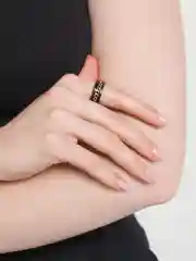 Алый кольца стальные,с вращающейся цепочкой