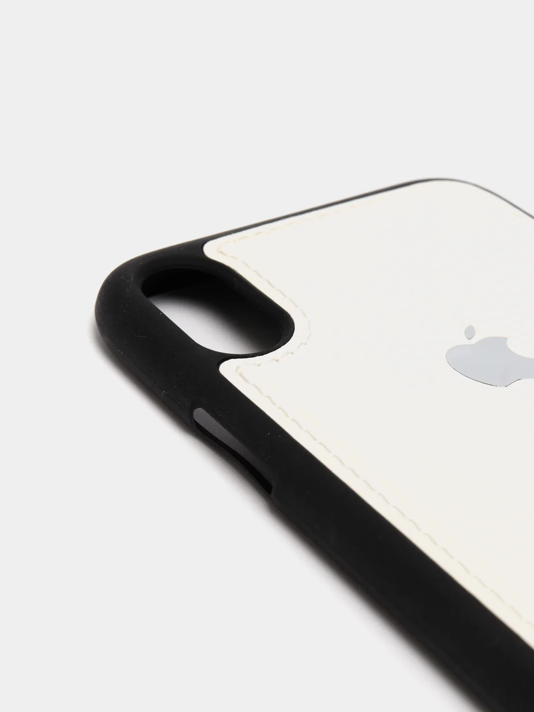 Белый чехол iPhone XR