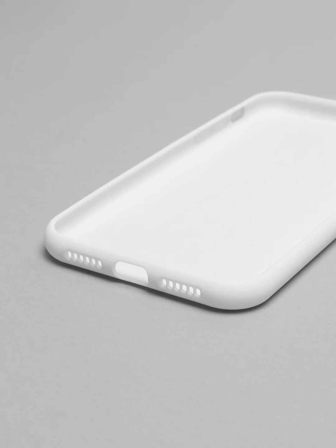 Молочный чехол iPhone XR