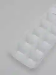 Форма для льда с крышкой и клапаном КУБИКИ IDEA