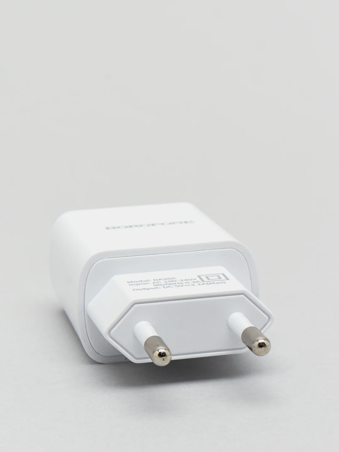 Белый сетевое зарядное устройство Borofone BA20A, 1 x USB до 2.1 А