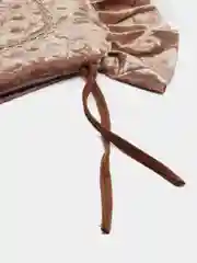 Коричневый настульники