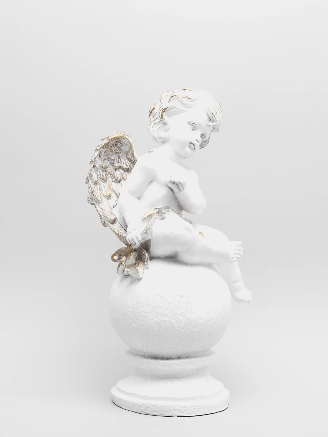 Садовая фигурка Decobraz "Ангел на шаре", газонная, 21*19*44 см