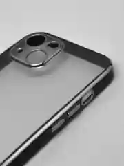 Зеленый чехол силиконовый с золотым ободком iPhone 13 (6.1)
