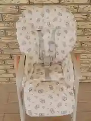 Желтый универсальный чехол на стульчик для кормления.