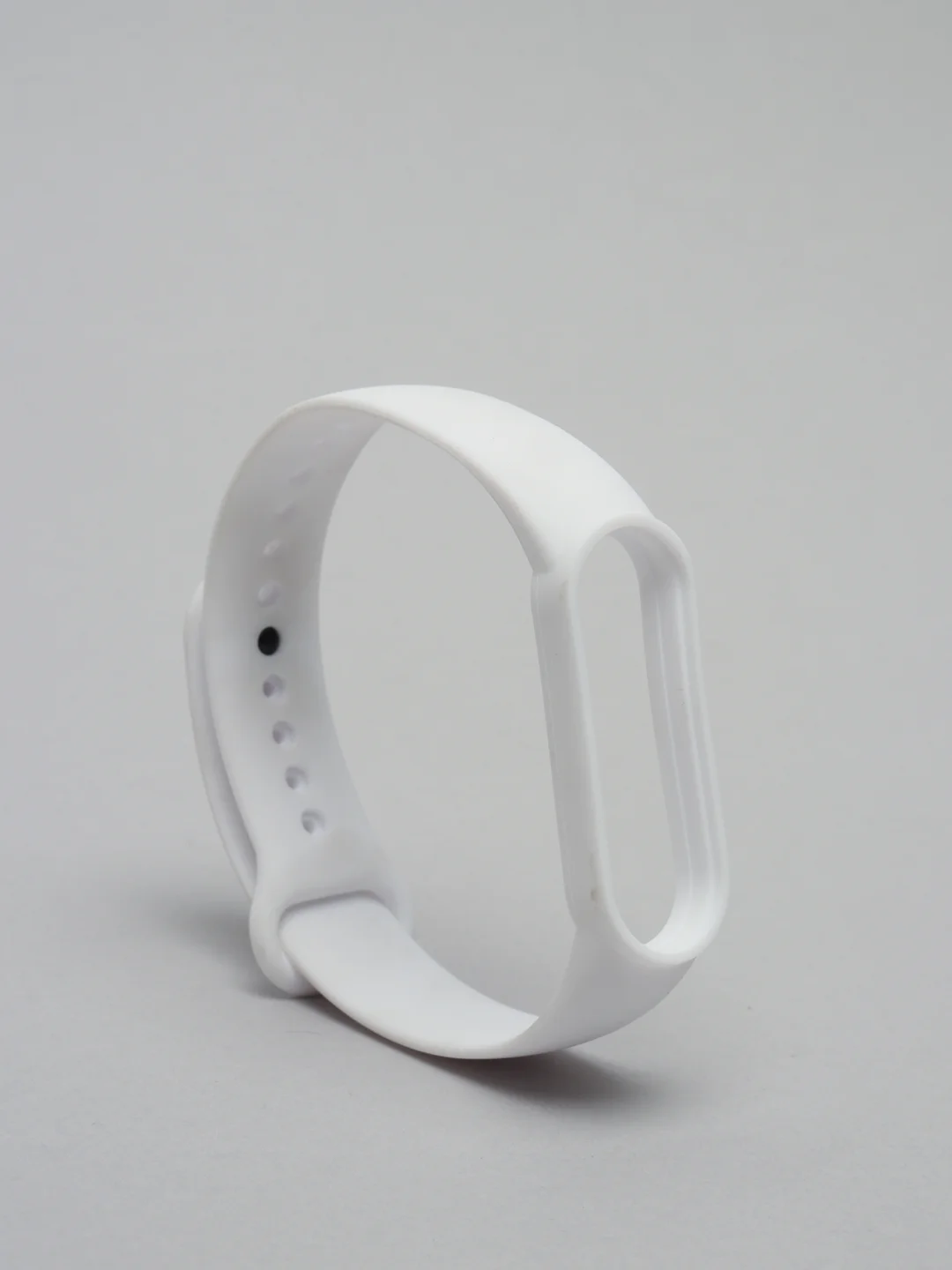 Белый ремешок для Xiaomi Mi Band 5 / 6 / 7, силиконовый