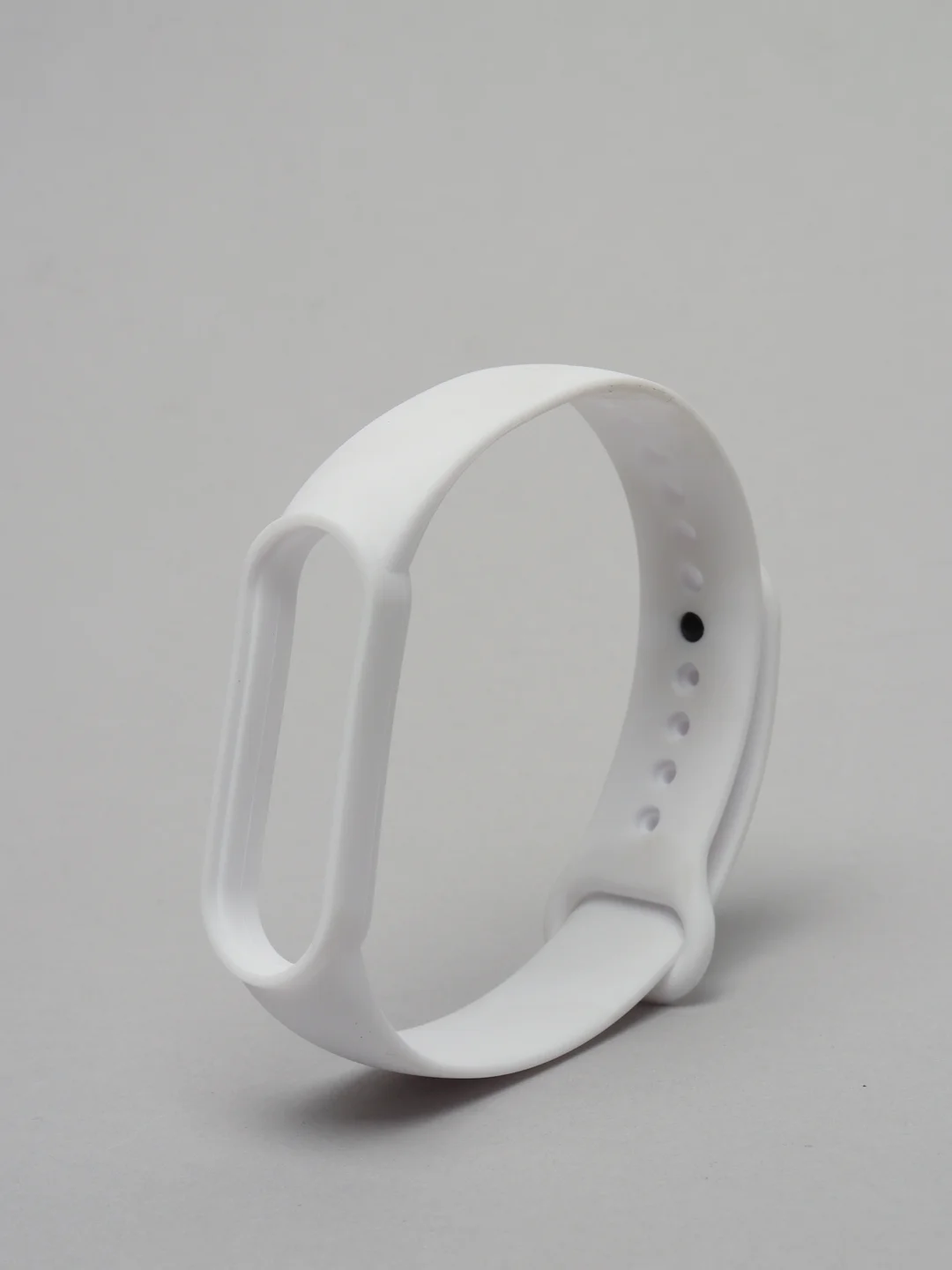 Белый ремешок для Xiaomi Mi Band 5 / 6 / 7, силиконовый