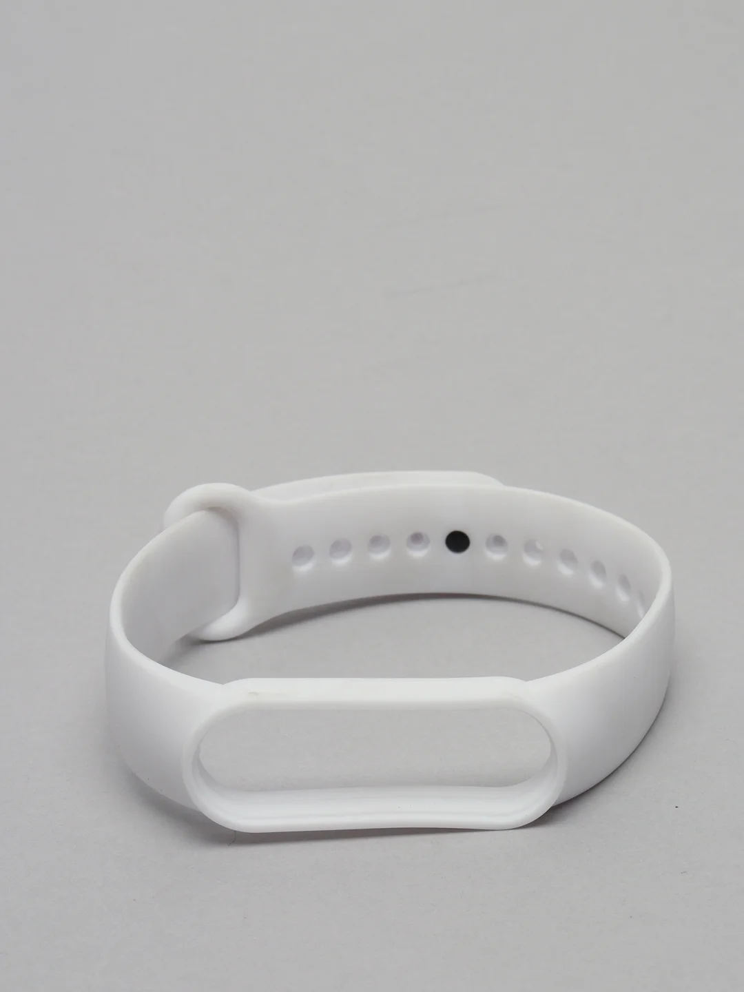 Белый ремешок для Xiaomi Mi Band 5 / 6 / 7, силиконовый