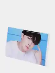 Бежевый наклейка-стикер на банковскую карту "BTS J-hope"