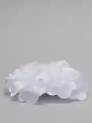 Белый бант на резинке