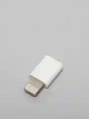 Белый переходник с microUSB на iPhone
