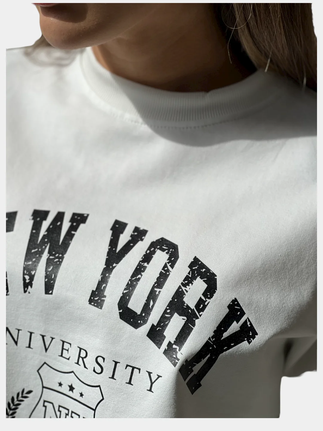 Белый свитшот женский New York, оверсайз