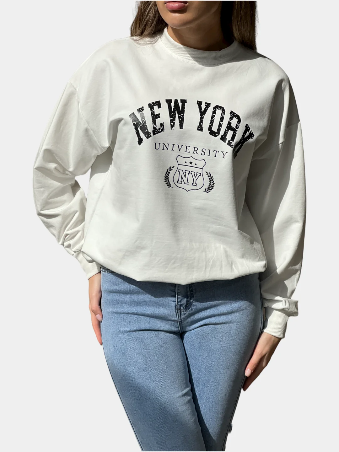 Белый свитшот женский New York, оверсайз