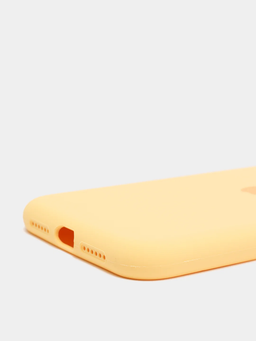 Желтый чехол Silicone Case iPhone 11 с защитой камеры с бархатной подкладкой