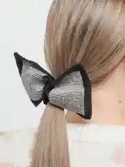 Серебряный бант-резинка для волос