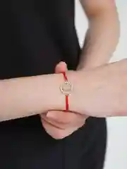 Бордовый браслет/ красная нить / браслет с подвеской