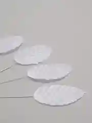 Белый листья декоративные на веточке