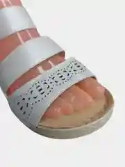 Женские босоножки