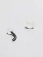 Белый светящийся пирсинг