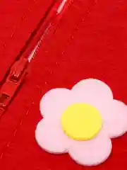Красный бизиборд из фетра