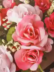 Алый подарочный пакет